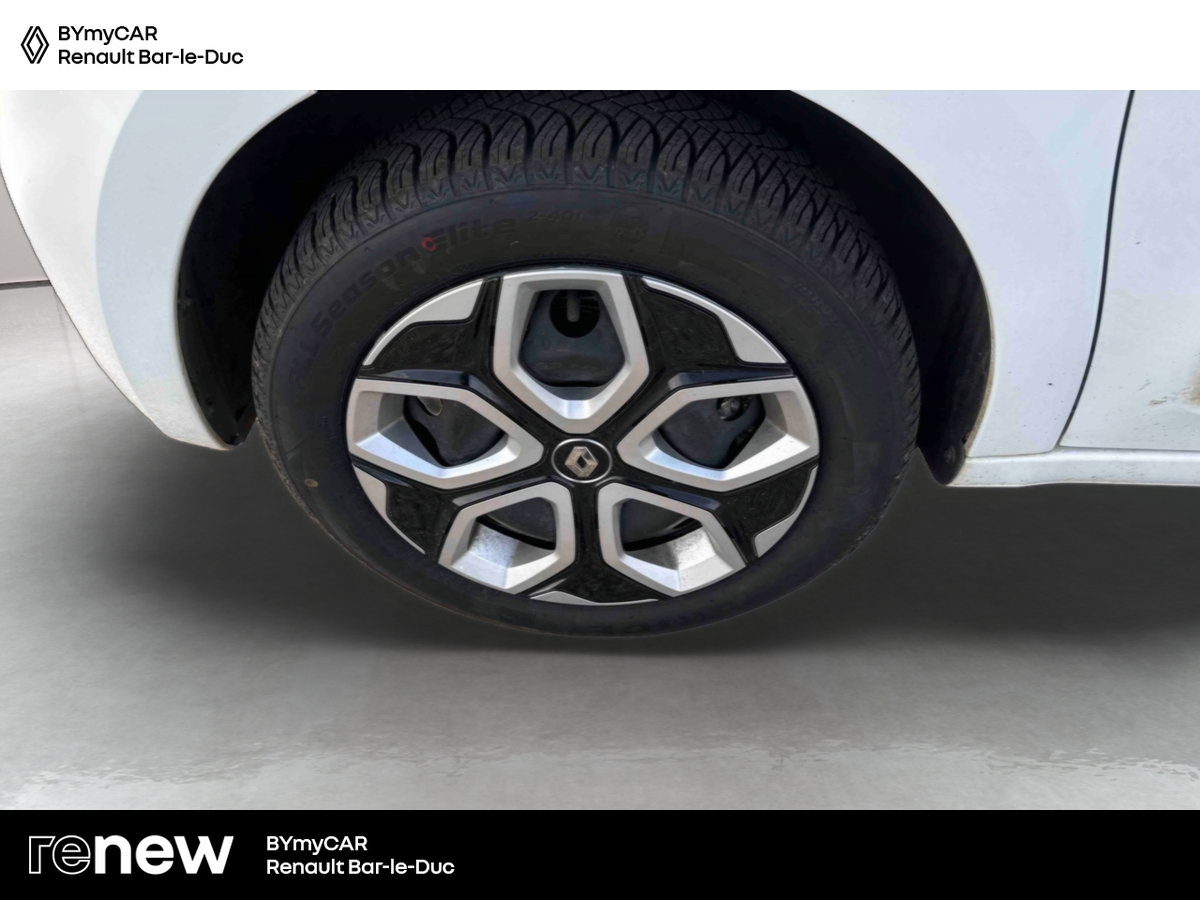 Renault Twingo III E-Tech — photo 14