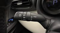 Toyota Yaris 116h Iconic 5p — photo 23