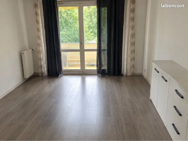 T2 49 m² avec balcon + parking
