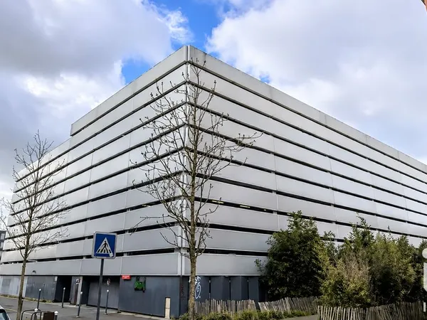Parking/box 120 m² Lille