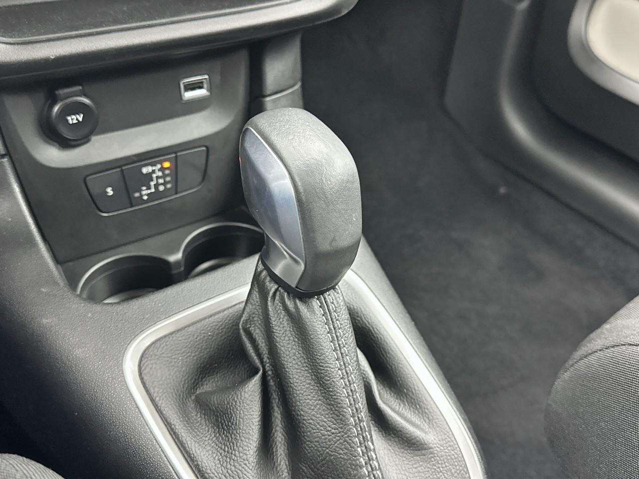 Citroën C3 puretech 110 s&s eat6 shine — photo 24