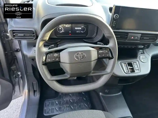 Toyota Proace city medium 1.5l 130 d-4d bva — photo 8