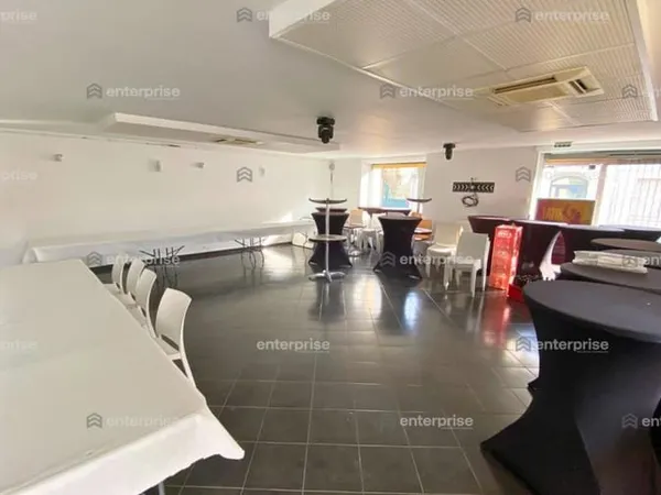Bureaux 272 m²