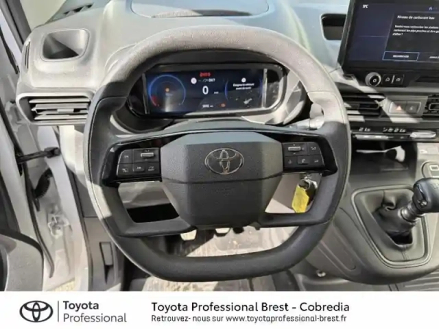 Toyota Proace city medium 100 d-4d start mc24 — photo 9