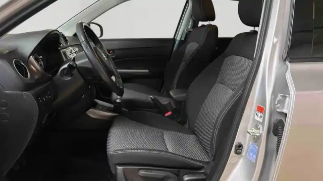 Suzuki Vitara 1.4 boosterjet hybrid — photo 28