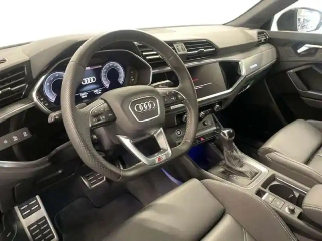 Audi Q3 35 tfsi 150 ch s tronic 7 s line plus — photo 19