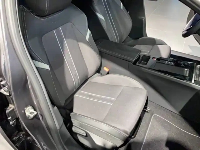 Opel Astra hybride rechargeable 180 ch bva8 — photo 9