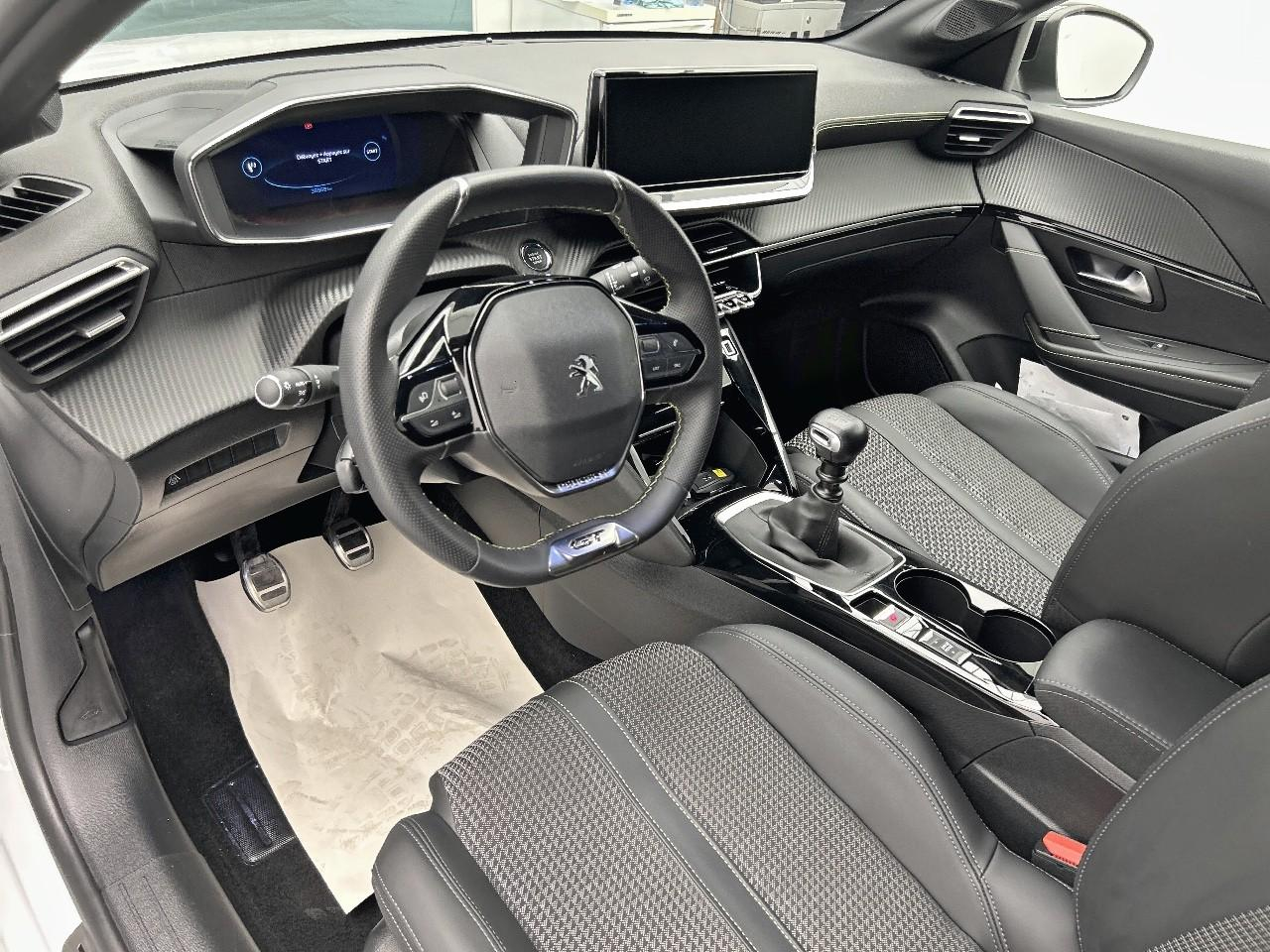 Peugeot 208 puretech 100 s&s bvm6 gt — photo 9