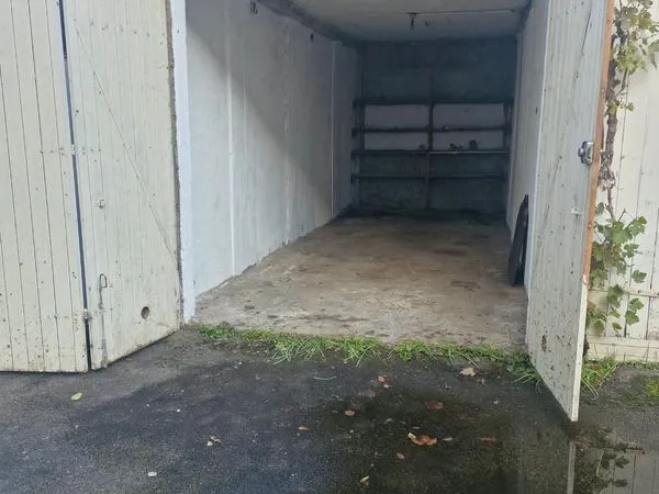Garage Bd Ernest Dalby