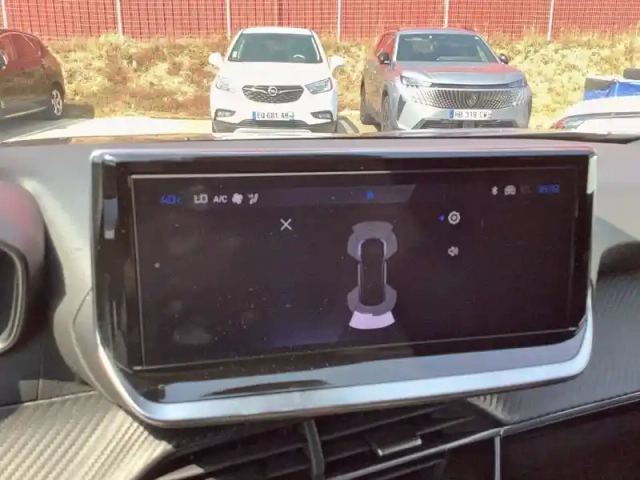 Peugeot 2008 hybrid 145 e-dcs6 — photo 15
