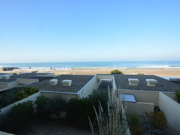 APPARTEMENT À VENDRE 2 PIÈCES PRINCIPALES AVEC VUE OCÉAN -