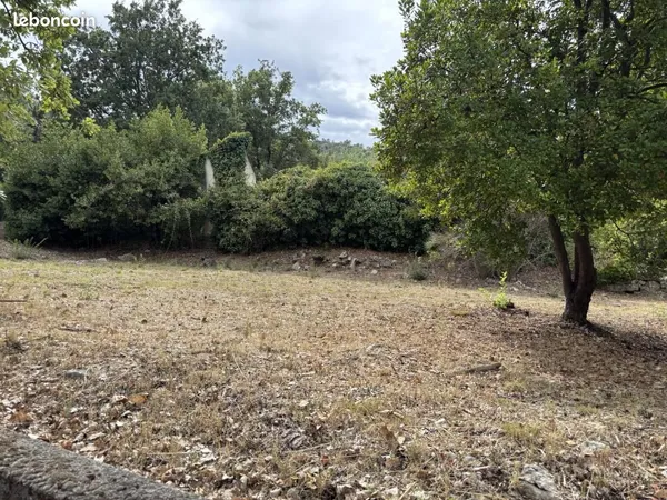 Terrain 1 000 m² La Celle