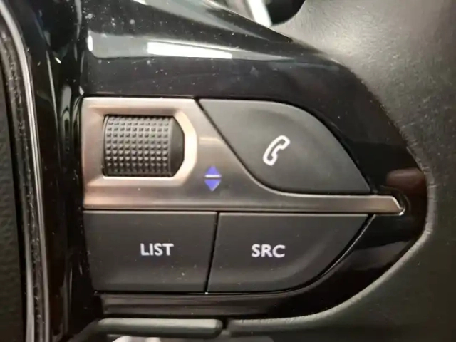 Peugeot 3008 hybrid 225 e-eat8 — photo 25