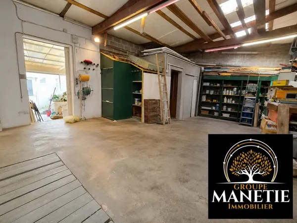GARAGE HANGAR