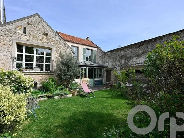 Maison 6 pièces 195 m²