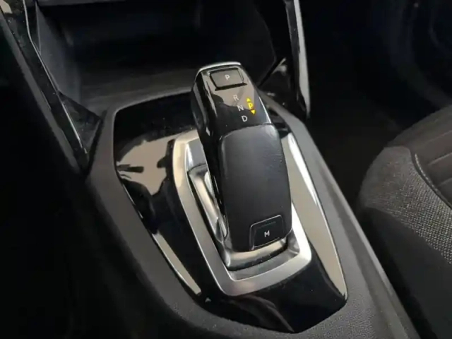 Peugeot 2008 puretech 130 s&amp;s eat8 — photo 13