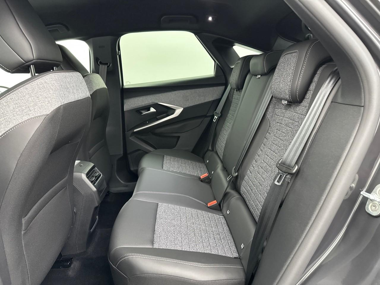 Peugeot 3008 hybrid 145 e-dcs6 allure — photo 12