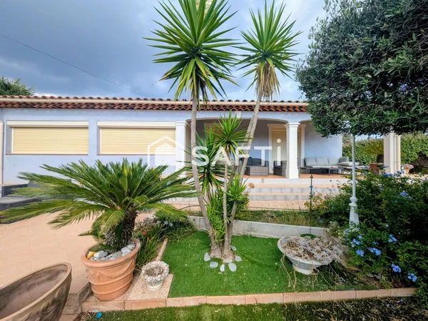 Superbe opportunité au Domaine du Capitou de l'Estérel, magnifique villa rénovée avec gout et raffin