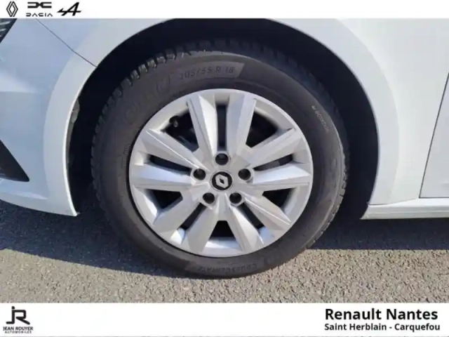Renault Megane 1.5 blue dci 115ch business edc boite auto — photo 9
