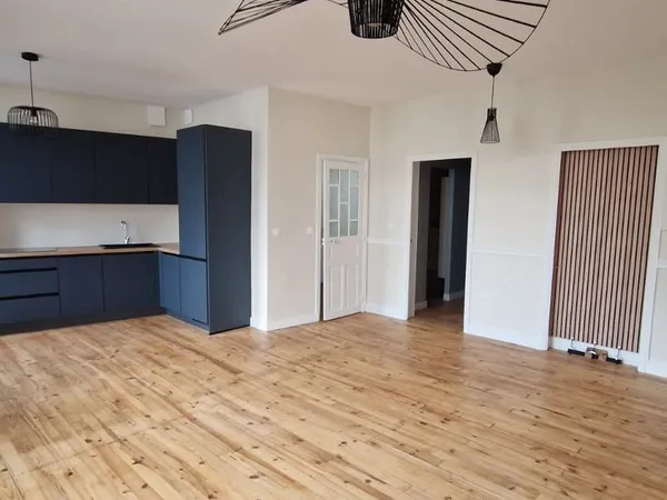 Appartement 2 pièces 56 m² refait à neuf jardin et cave