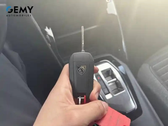 Peugeot 208 hybrid 100 e-dcs6 — photo 17