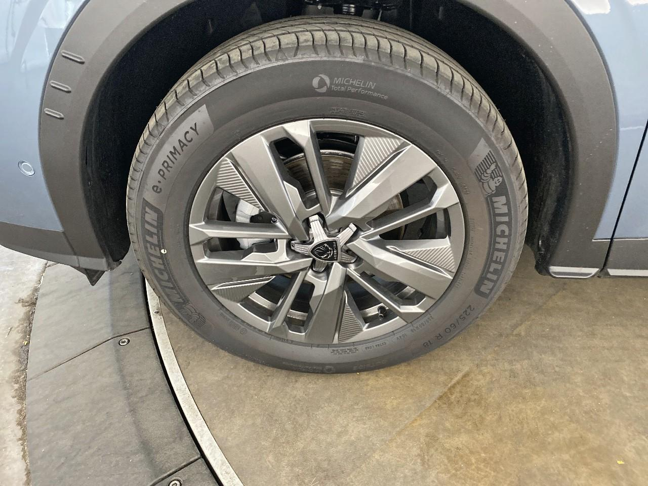 Peugeot 5008 hybrid 145 ch e-dcs6 allure — photo 11