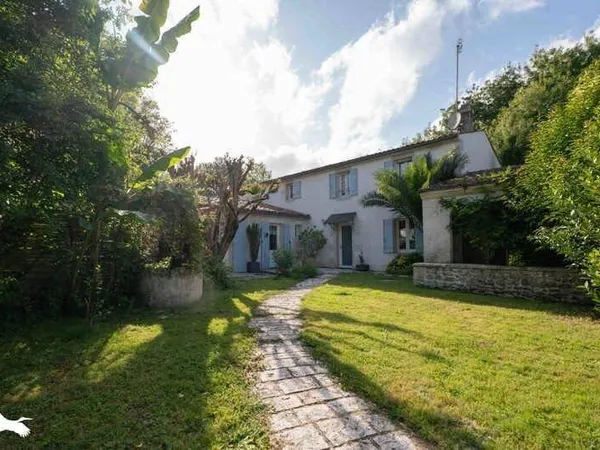 Maison 7 pièces 250 m²