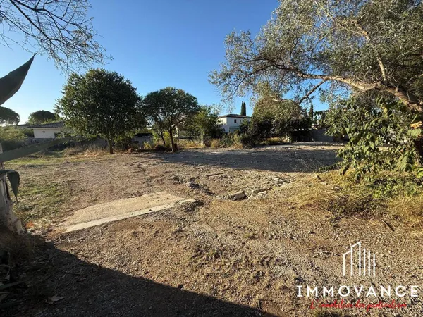 Terrain 950 m²