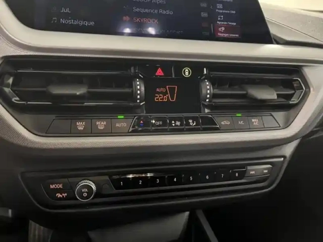 Bmw Serie 1 série 1 118da 150ch business design 8cv — photo 13