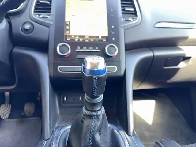 Renault Megane mégane iv berline tce 140 fap — photo 22