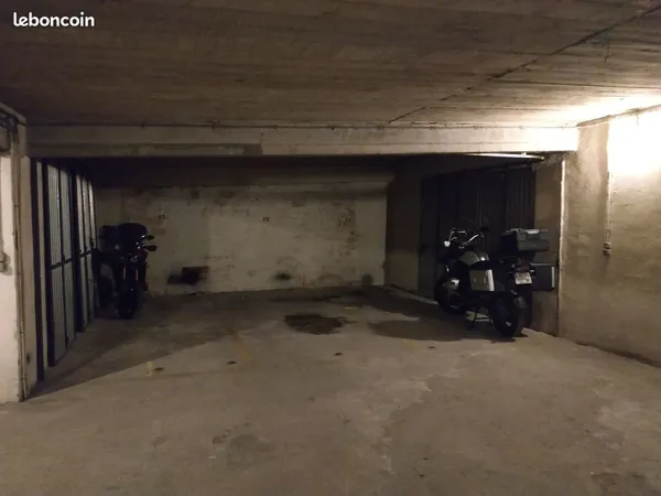 Parking Moto/Scooter - Rue du Commandeur Paris 14