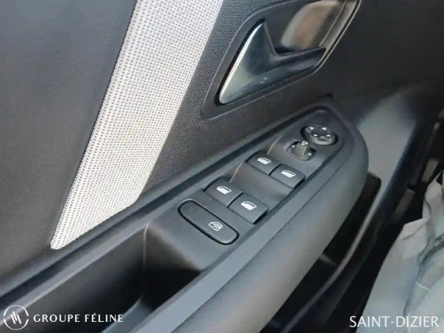 Citroën C4 1.2 hybride 145ch max e-dcs6 — photo 12