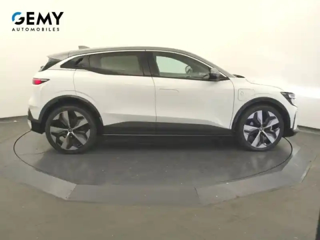 Renault Megane e-tech ev60 220 ch super charge — photo 39