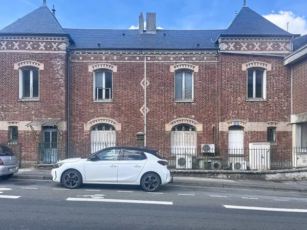 Bureaux 4 pièces 584 m²