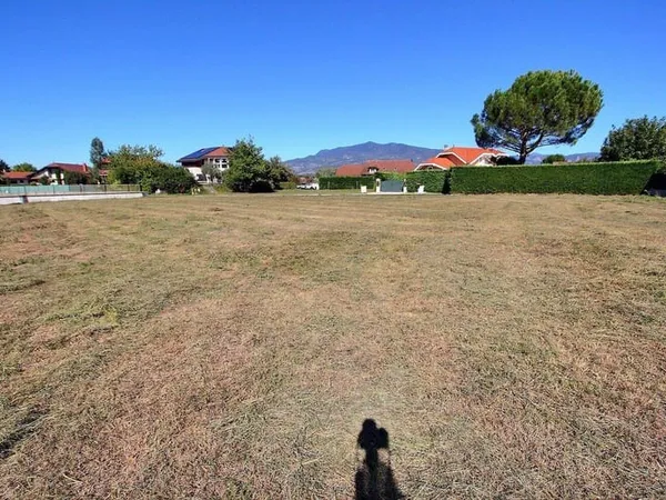 Terrain 536 m²