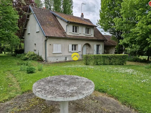 MAISON DE MAÎTRE AVEC GRAND PARC