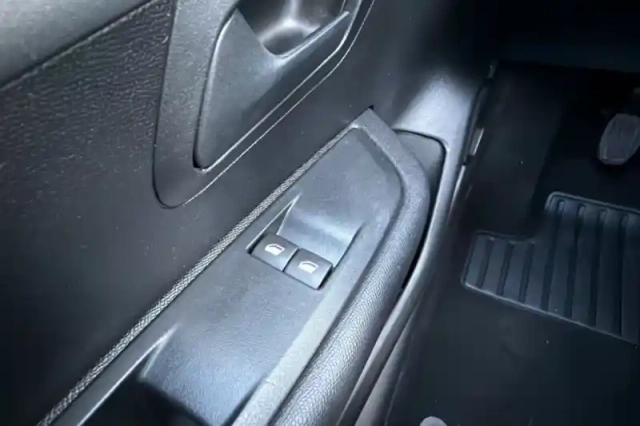 Peugeot 208 puretech 75 s&amp;s bvm5 — photo 69
