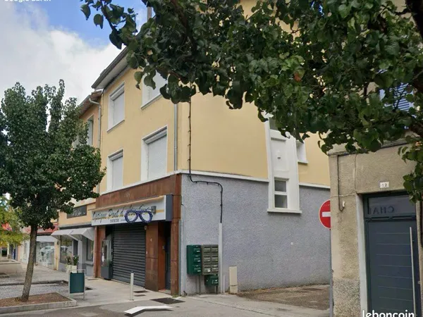 Charmant appartement traversant en plein coeur de Pont d'Ain