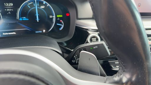 BMW Serie 5 518d 150 Steptronic8 - M Sport – 2020 – 138900 km – Diesel – Boîte Automatique — photo 16