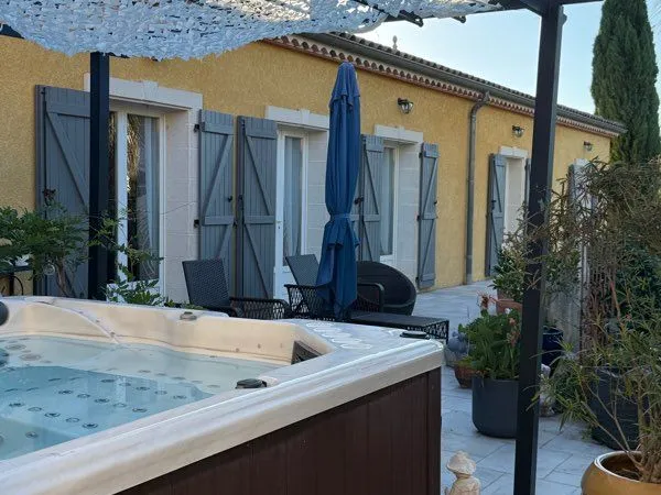 Servian - bien rare - villa 190 m² + t2 indépendant 50 m² - terrain 2 000 m²
