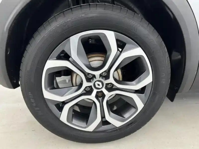 Renault Captur tce 140 edc 21 intens 5p — photo 22