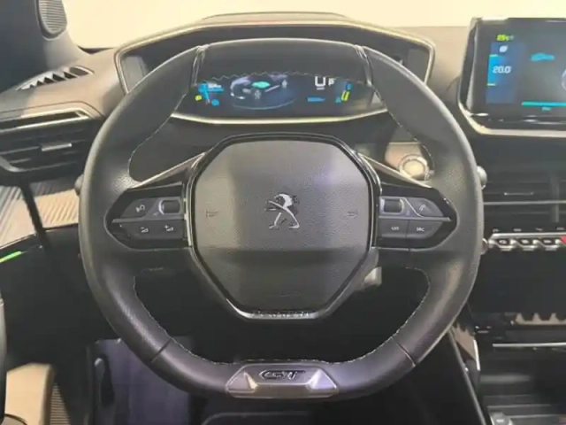 Peugeot 2008 e- 136ch gt — photo 14