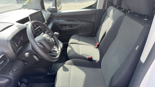Toyota ProAce City 1.5L D-4D 102 - Active – 2024 – 68515 km – Diesel – Boîte Manuelle — photo 16