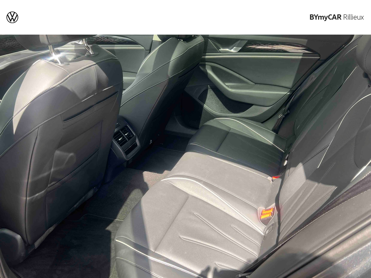 Volkswagen Passat 1.5 eHybrid 204 DSG6 — photo 12