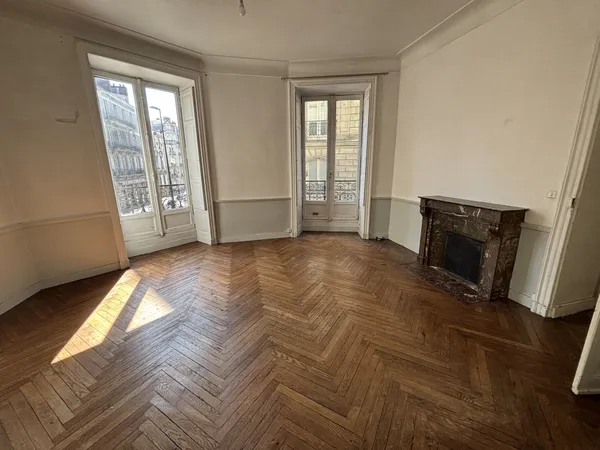 Nantes centre historique Appartement de charme 116 m2 avec