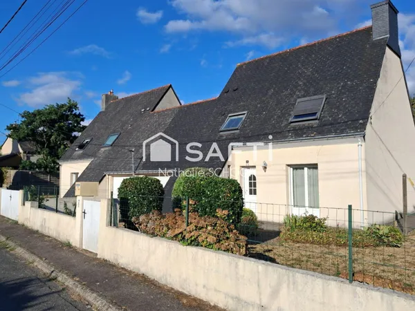 À vendre - Maison avec jardin et garage au coeur de Baud