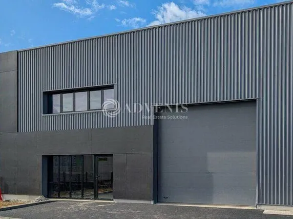 Local d'activité 272 m²