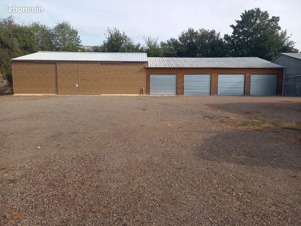Loue hangar