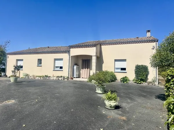 Entre Monpazier et Villeréal: Jolie maison de plain-pied de 160