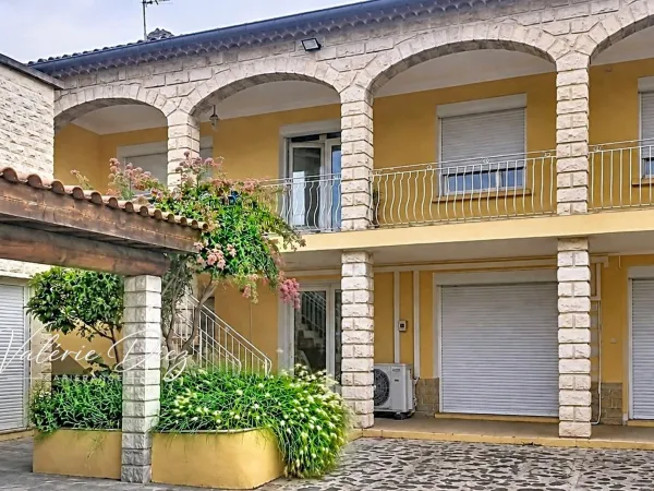 Maison 10 pièces 225 m²